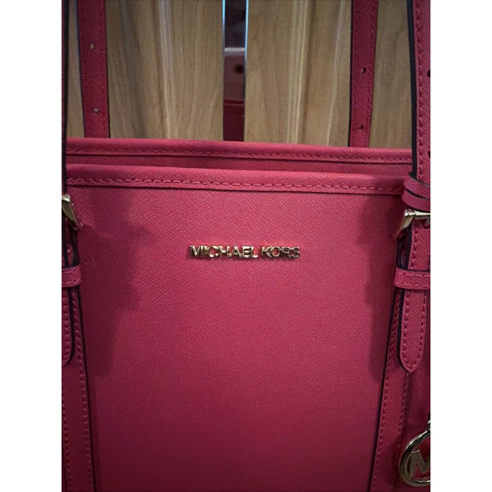 Michael Kors Jet Set Large Tote Fuchsia Pink Saffiano Leather Top Zip Gold. EUC! - Picture 3 of 16